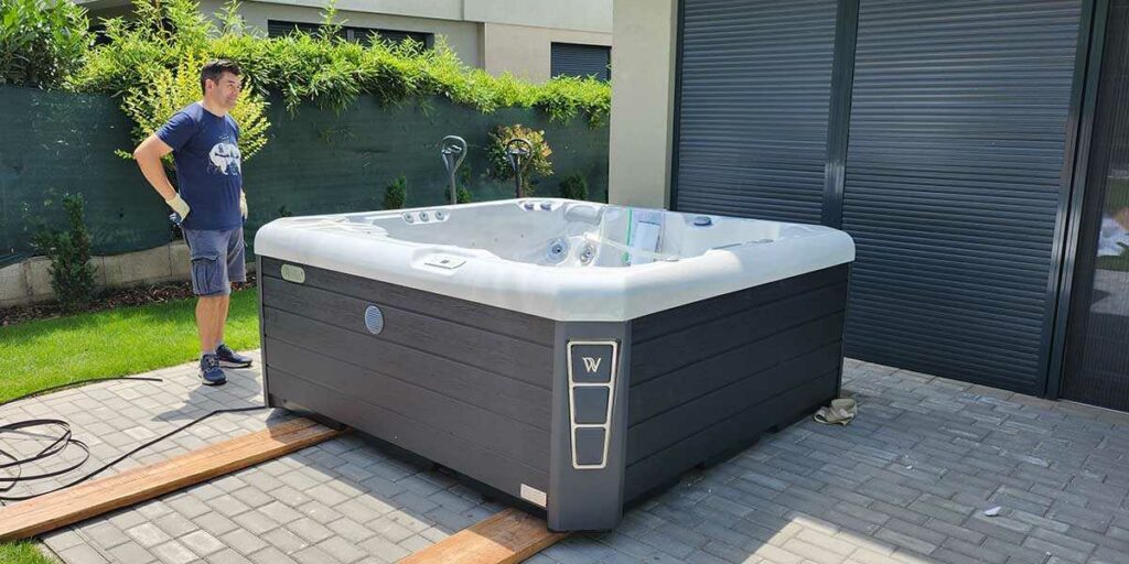 jakuzzi szállítás