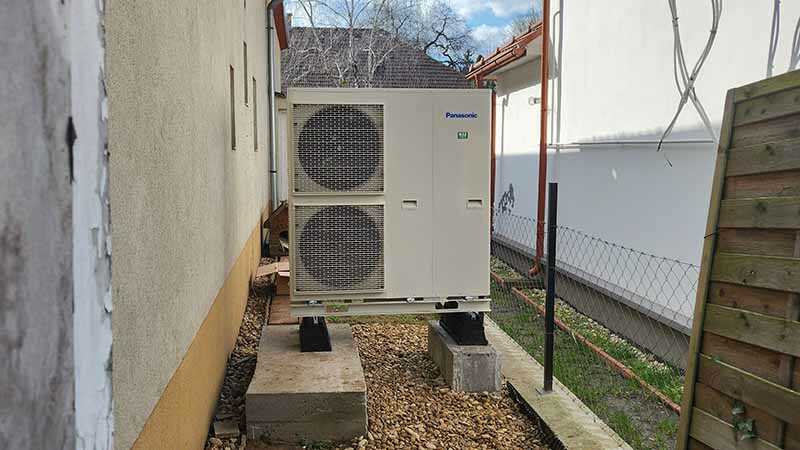 Épületgépészet szállítás – kültéri hőszivattyú mozgatása